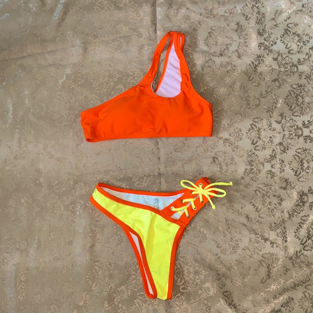 NEW!! Asymmetrical One Shoulder Bikini Swimsuit